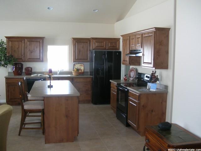 1362 W 2340 N, Clinton, UT 84015 — photo 6
