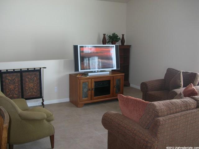 1362 W 2340 N, Clinton, UT 84015 — photo 7