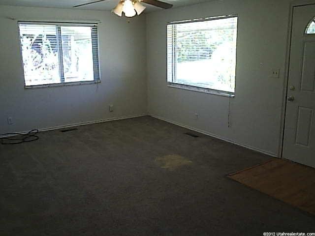 463 N Vine St, Clearfield, UT 84015 — photo 2