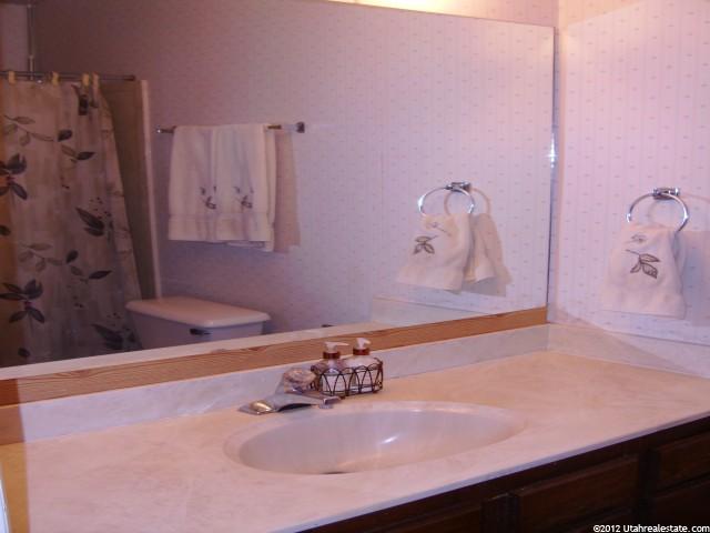 5888 Skyline Dr, Uintah, UT 84403 — photo 9