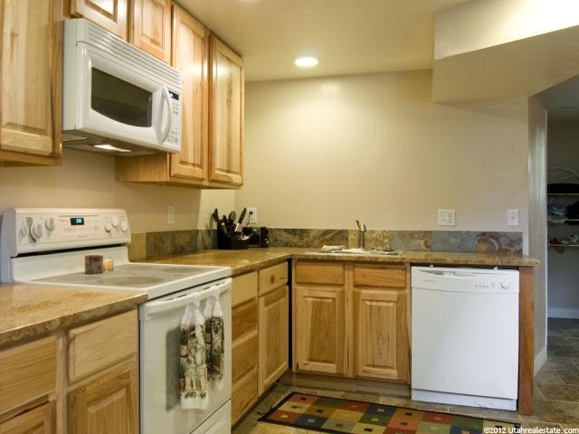 831 W 3900 S, Bountiful, UT 84010 — photo 11