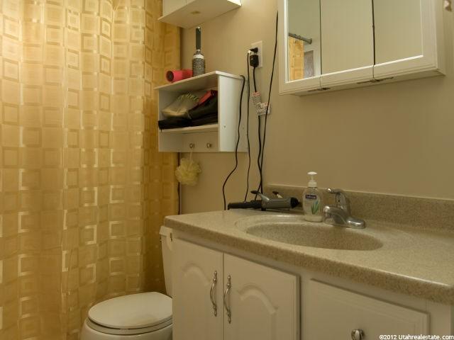 831 W 3900 S, Bountiful, UT 84010 — photo 8