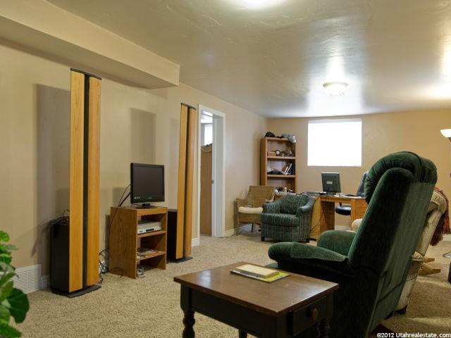 831 W 3900 S, Bountiful, UT 84010 — photo 9