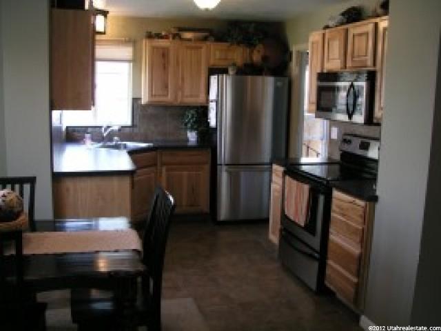 401 Cherry Dr, Riverdale, UT 84405 — photo 2