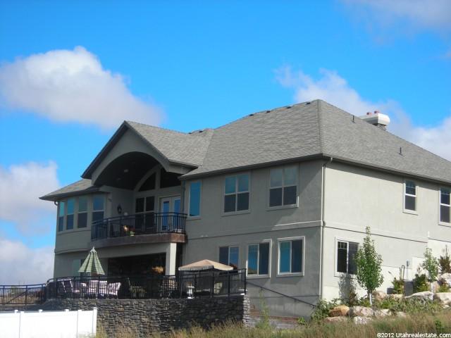 155 S Bluff St, Hyde Park, UT 84318 — photo 2