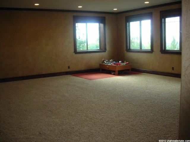 155 S Bluff St, Hyde Park, UT 84318 — photo 12