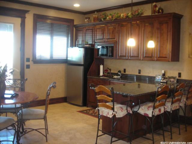 155 S Bluff St, Hyde Park, UT 84318 — photo 8