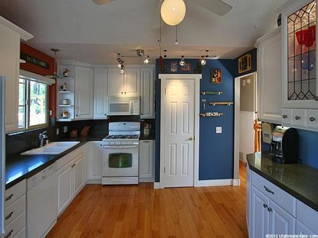 9708 Eastpoint Dr, Sandy, UT 84092 — photo 4