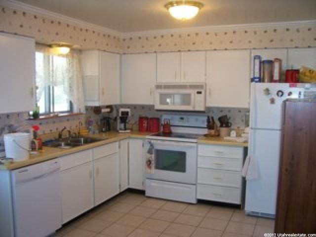 135 E Center, Hinckley, UT 84635 — photo 4