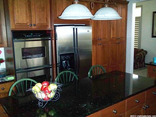 204 E Lewis Park Cir, Bountiful, UT 84010 — photo 3