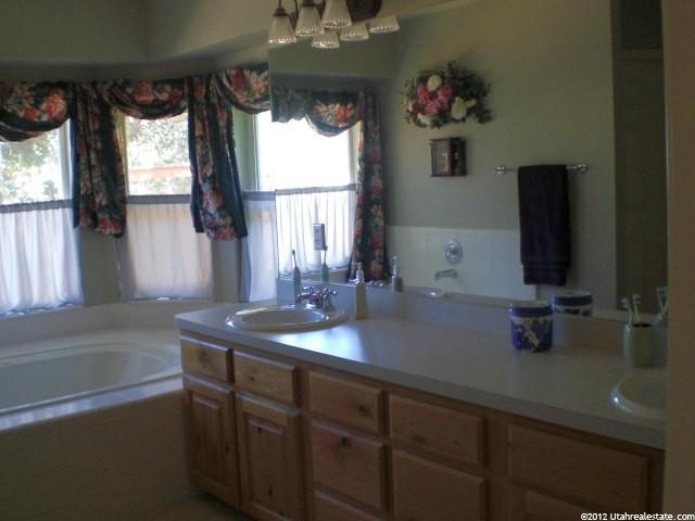 344 N 1000 E, Bountiful, UT 84010 — photo 7