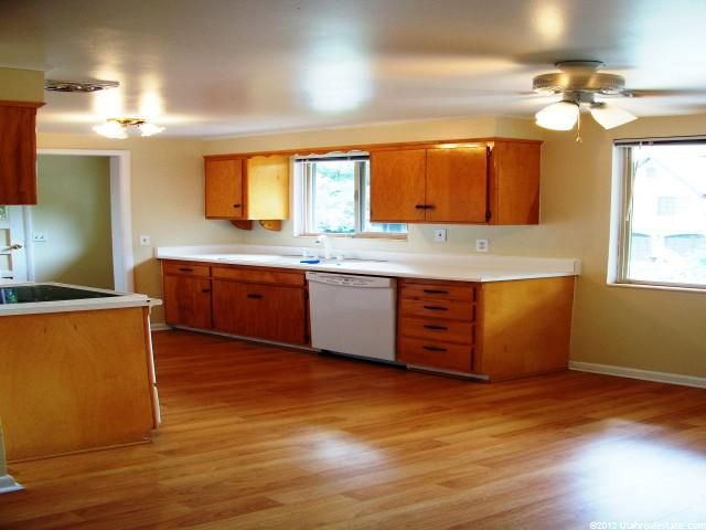 4575 Wallace Ln, Holladay, UT 84117 — photo 3