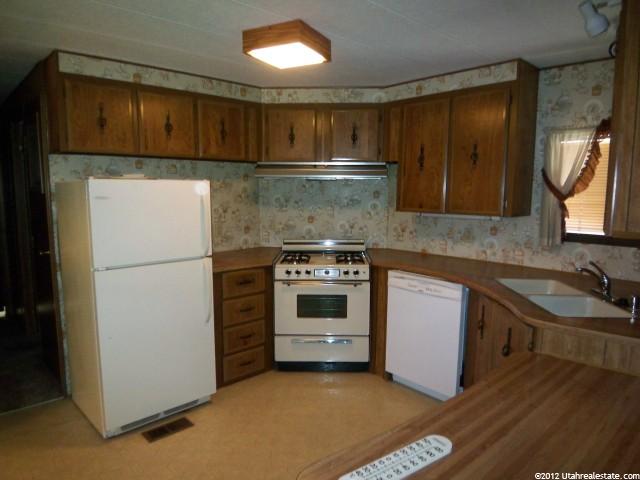 240 E Trailorama Ave, Murray, UT 84107 — photo 4