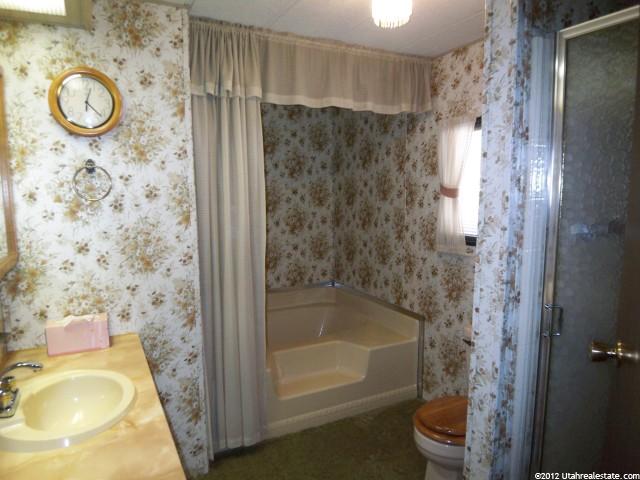 240 E Trailorama Ave, Murray, UT 84107 — photo 8