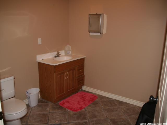 540 W Antelope S #B, Clearfield, UT 84015 — photo 7