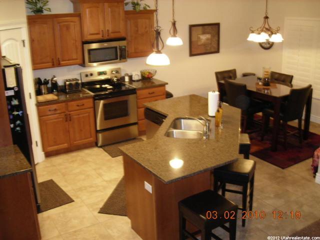 427 N 1050 E, Layton, UT 84040 — photo 4