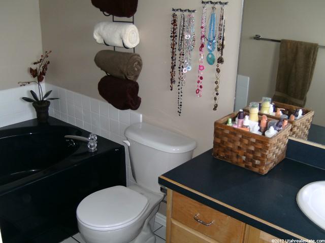 1035 W 325 N, Hyrum, UT 84319 — photo 9