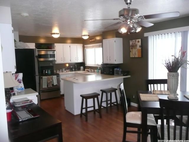 1051 E Oakridge Cir S, Sandy, UT 84094 — photo 2