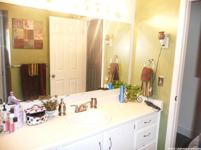 1051 E Oakridge Cir S, Sandy, UT 84094 — photo 8