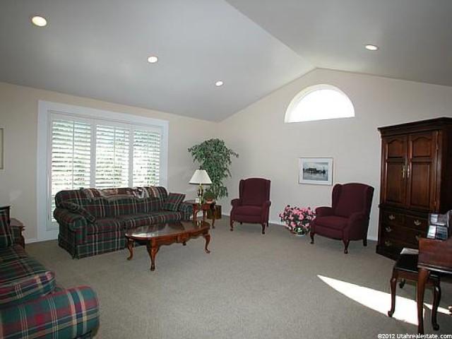 2040 Gyrfalcon Dr, Sandy, UT 84092 — photo 3