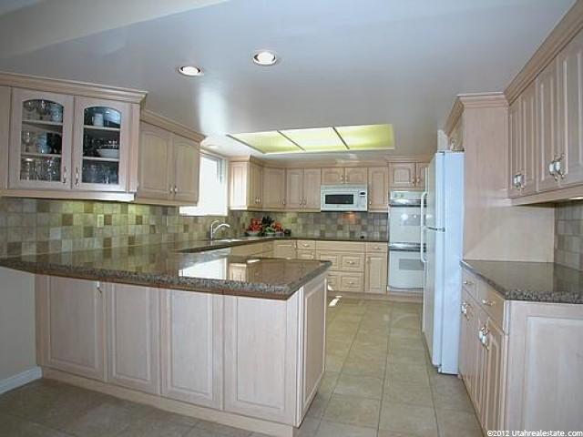 2040 Gyrfalcon Dr, Sandy, UT 84092 — photo 5