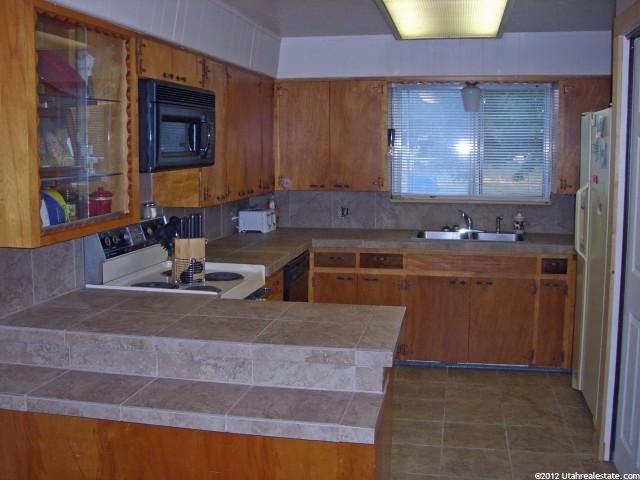 77 N 300 E, Preston, ID 83263 — photo 3