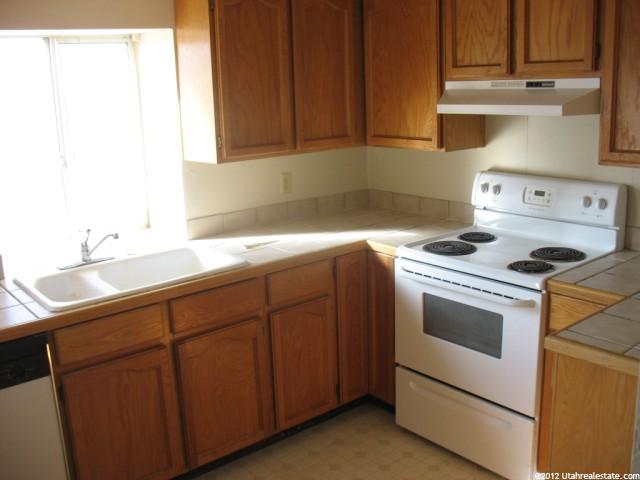 787 W 4050 S, Bountiful, UT 84010 — photo 4