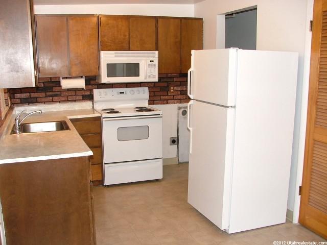 4860 S 250 W, Washington Terrace, UT 84405 — photo 6