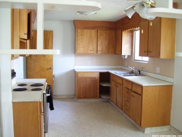 352 Bruce St, Clearfield, UT 84015 — photo 3