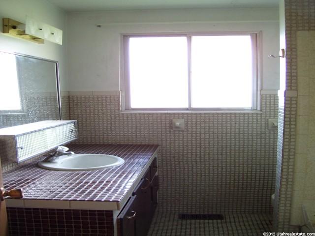 352 Bruce St, Clearfield, UT 84015 — photo 5
