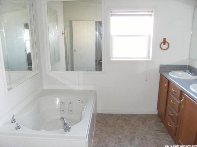 570 W 300 S, Logan, UT 84321 — photo 5