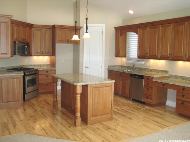 1836 E Peyton Ct, Holladay, UT 84117 — photo 2