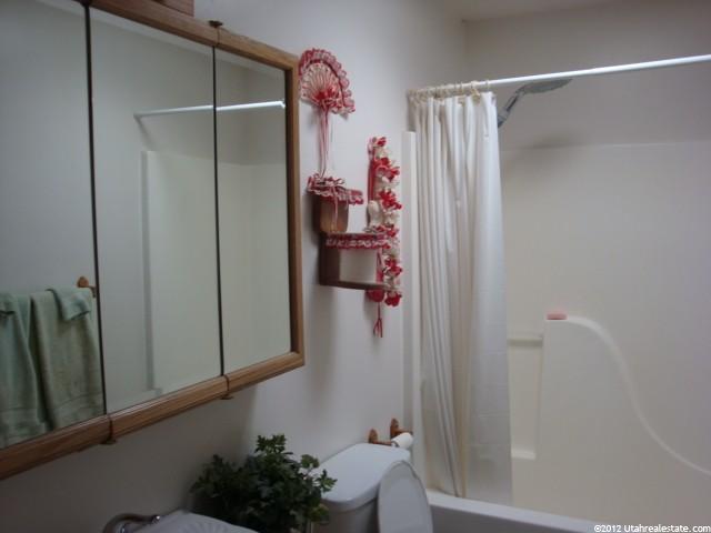 8628 E Gusher Randlett Rd, Randlett, UT 84063 — photo 5