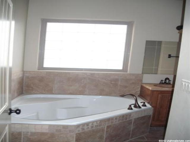 228 E Plum Pear Tree Dr, Kanab, UT 84741 — photo 9