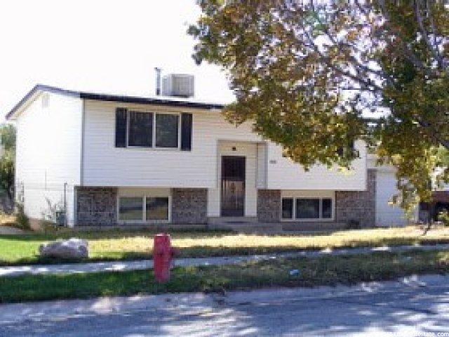 6925 S Georgia Dr, West Jordan, UT 84084