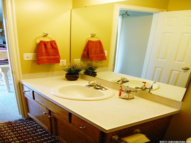 469 N 700 W, Clearfield, UT 84015 — photo 6
