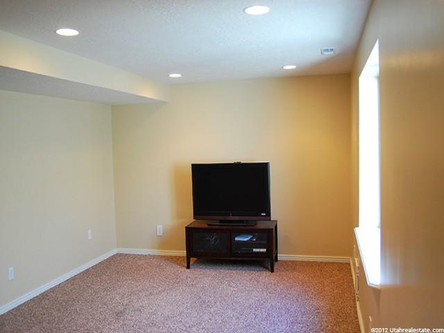 469 N 700 W, Clearfield, UT 84015 — photo 9
