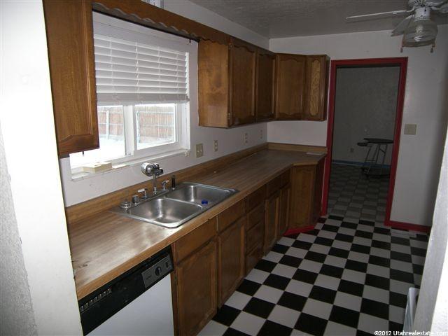 480 E Clark St, Grantsville, UT 84029 — photo 3