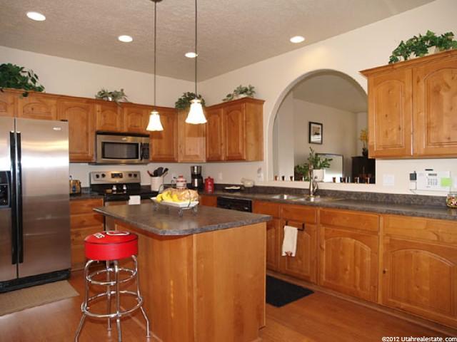 477 Lyndhurst Dr, North Salt Lake, UT 84054 — photo 3