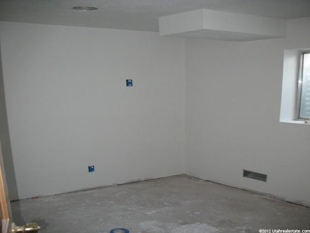 5638 S 2950 W, Roy, UT 84067 — photo 10