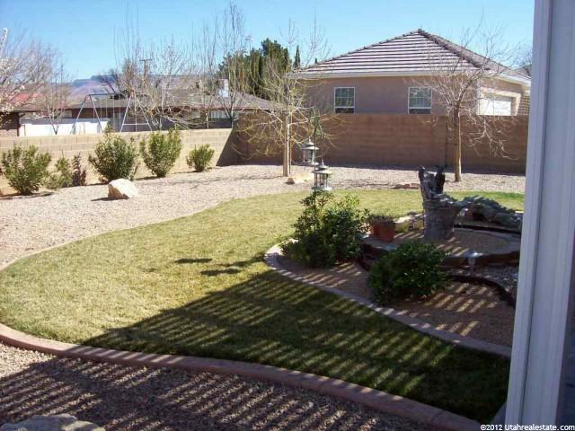 586 W 300 S, Hurricane, UT 84737 — photo 6