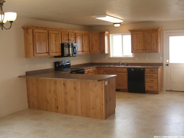 593 N 600 E, Smithfield, UT 84335 — photo 5