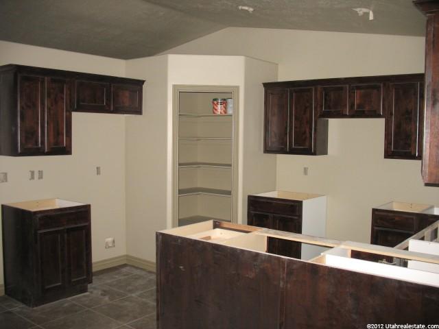 528 E Ridge Place Dr, Ogden, UT 84404 — photo 2