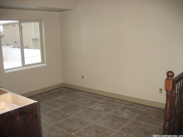 528 E Ridge Place Dr, Ogden, UT 84404 — photo 3