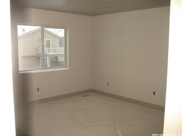 528 E Ridge Place Dr, Ogden, UT 84404 — photo 4