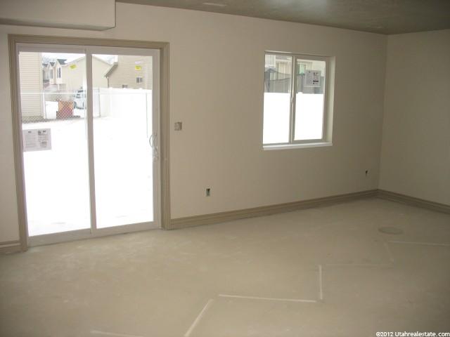 528 E Ridge Place Dr, Ogden, UT 84404 — photo 5