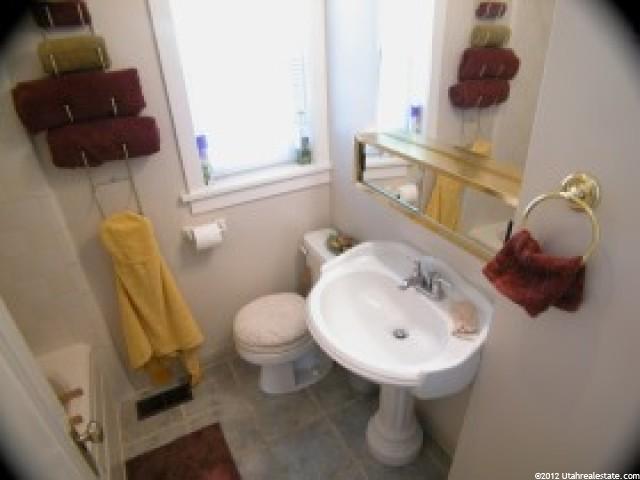 386 W 400 N #1, Bountiful, UT 84010 — photo 4