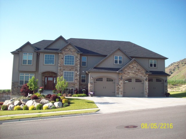740 E Eagle View Dr, Providence, UT 84332 — photo 2