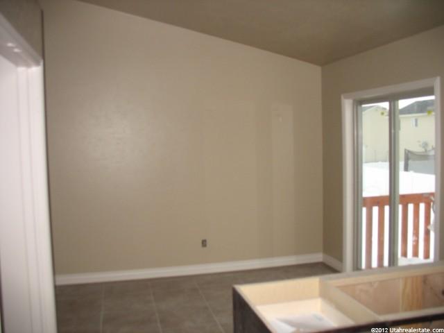 544 E Ridge Place Dr, Ogden, UT 84404 — photo 4