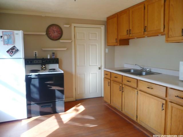 372 E 700 S, River Heights, UT 84321 — photo 2
